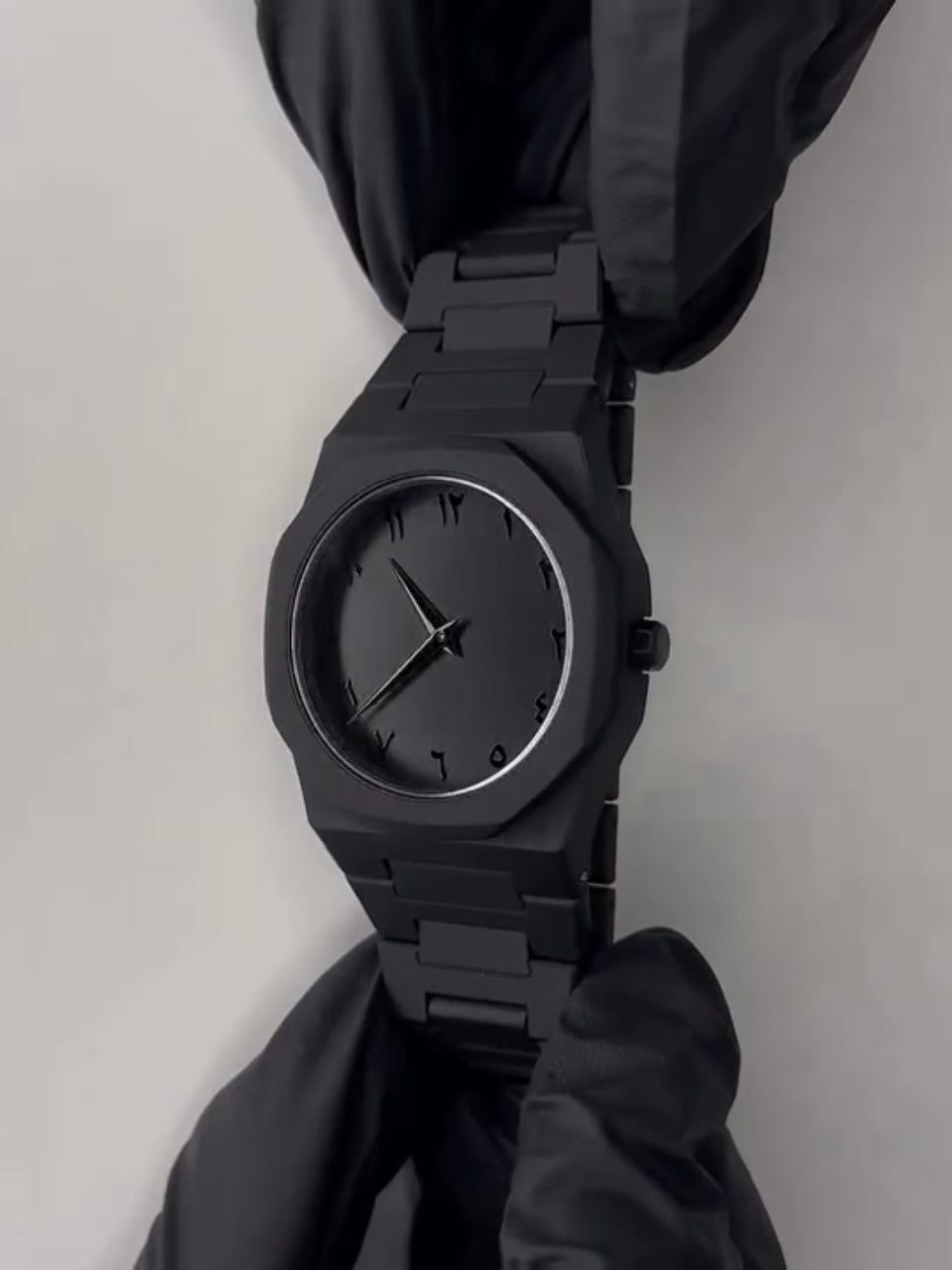 Black aura watch