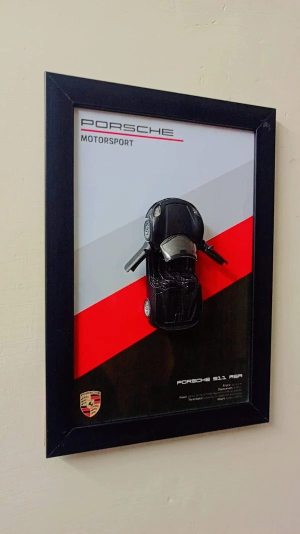 metallic-car-wall-fram